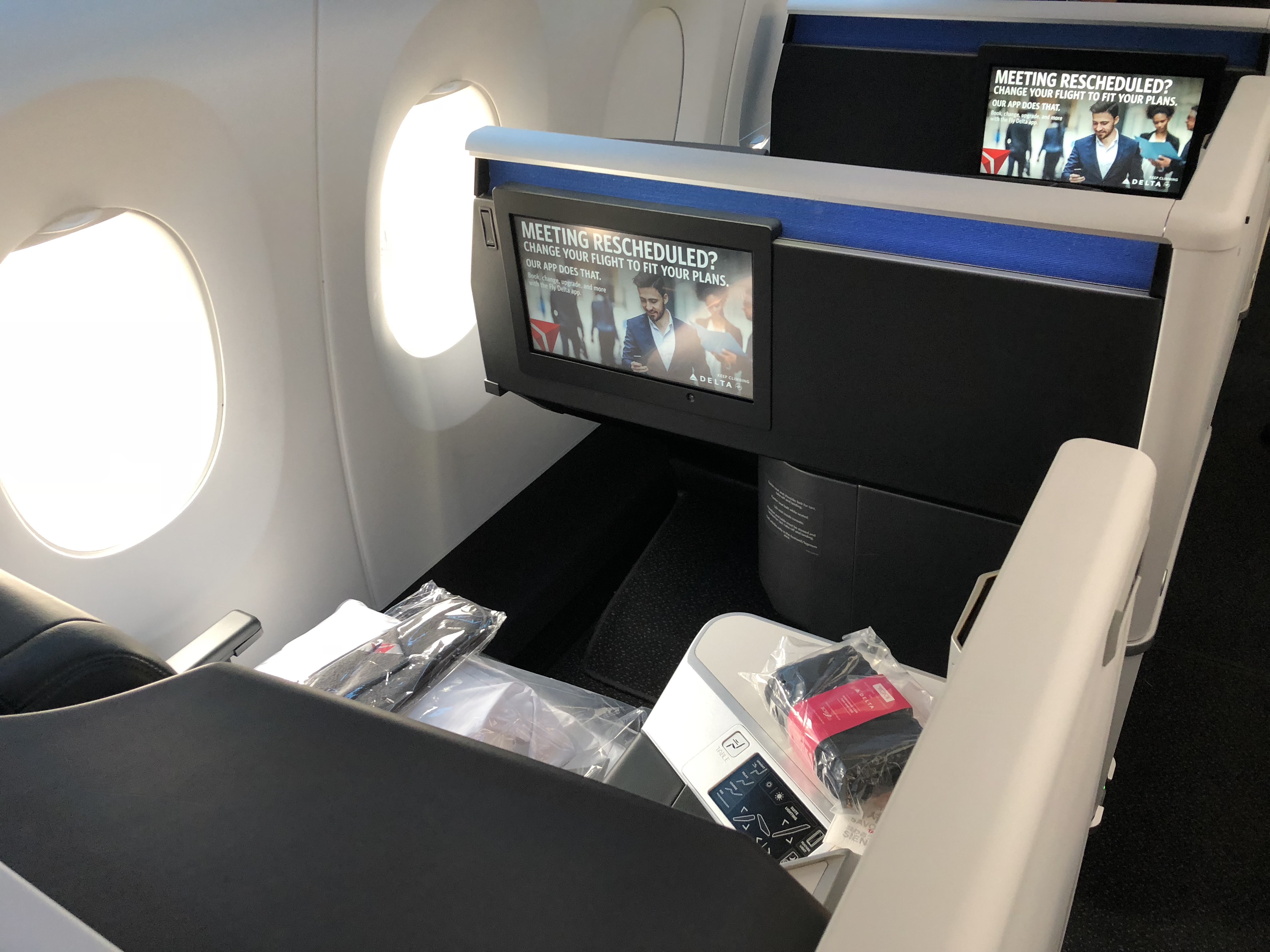 Review: Delta One Suites From Detroit to Seoul - Air Travel Analysis